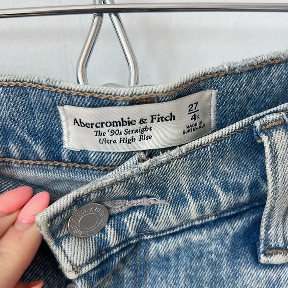 ABERCROMBIE Ultra High Rise 90s Straight Jean - Picture 3 of 6